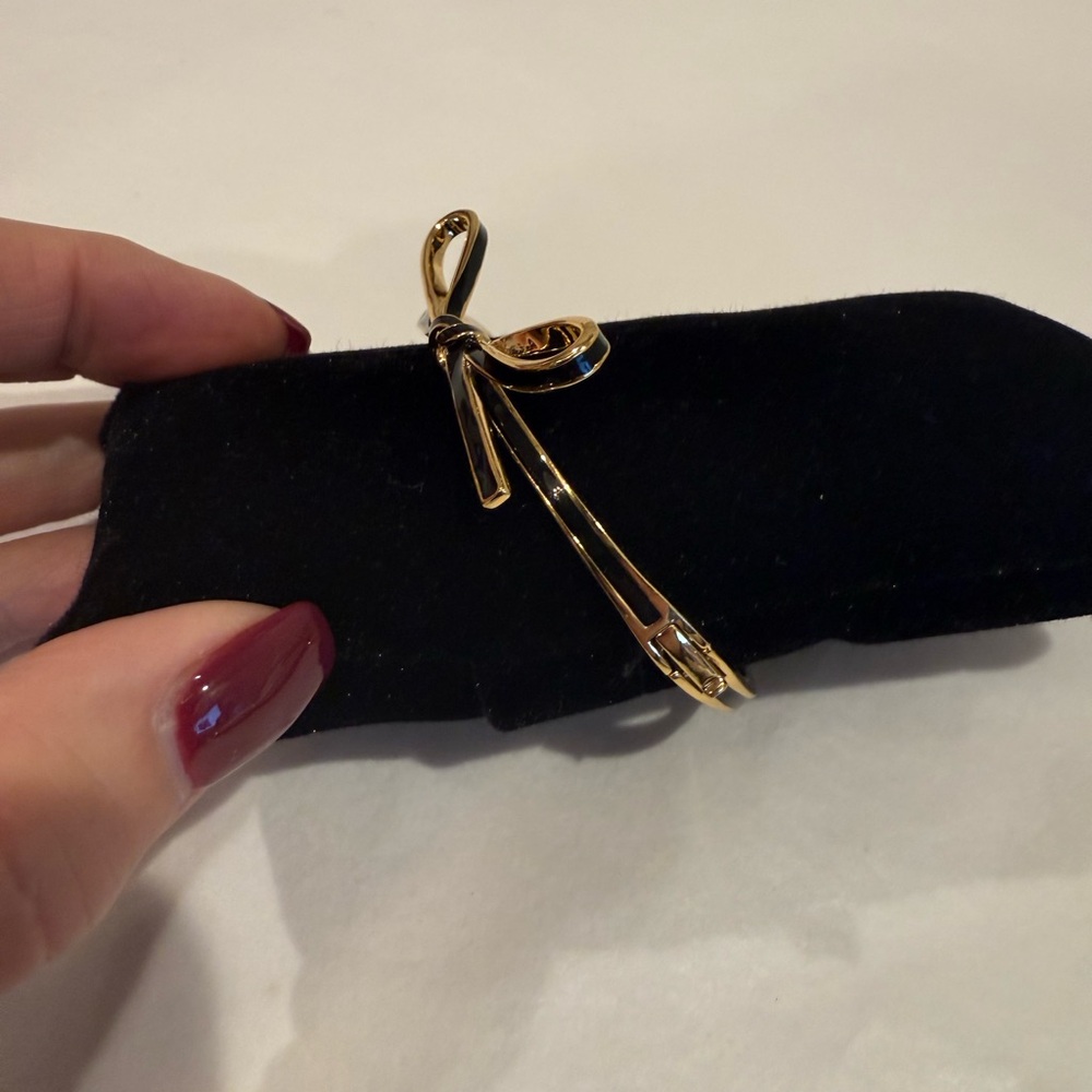 Kate Spade Gold and Black Bow bracelet. Brand New, No tags... giftable - Picture 4 of 13